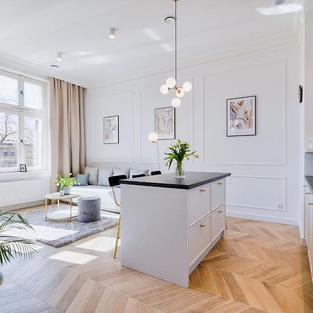 Luxury Apartment St. Sebastian Краков Экстерьер фото